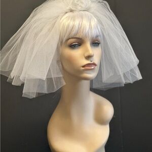 Short Vintage Inspired 60s White Bridal Wedding Veil